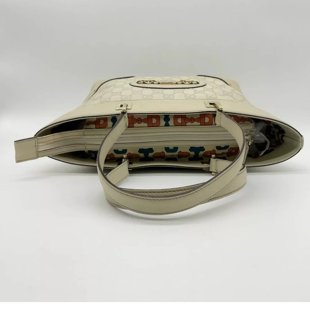 Authentic GUCCI Guccissima Leather Horsebit Off White Shoulder Bag - Picture 4 of 17